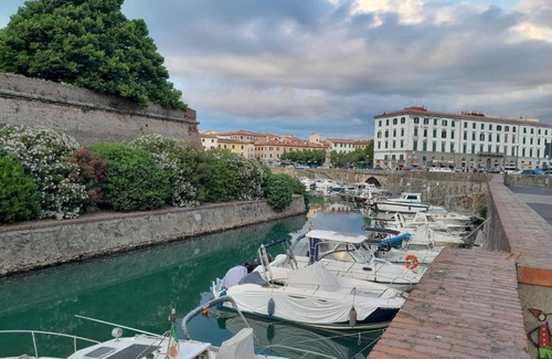 Livorno Casa | Casa di federica camera con bagno privato esterno