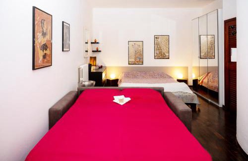 Ferrara Historic Centre Apartamento | Casa di Flo - Medieval City Centre with WiFi & AC