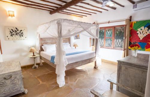 Diani Beach Villa | Casa Di Mia Luxury 4 br Villa with Pool and 3 min to the beach