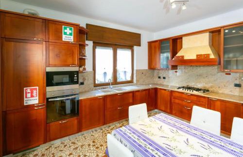 Besano Apartamento | Casa di RoSe - Free private parking