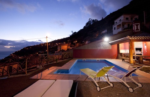 Arco da Calheta Cabaña | Barco de casa, casa rústica con piscina climatizada con vista al mar