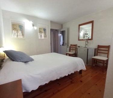 Bouro Casa | Casa do Paço com Jardim Privado - Centro de Terras de Bouro, Gerês