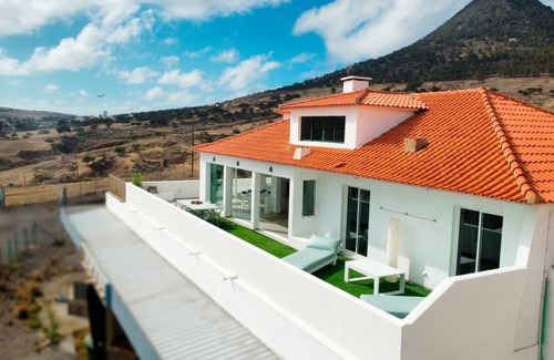 Vila Baleira Casa | Casa do Pico by LovelyStay