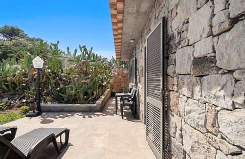 Vila Baleira Casa | Casa Do Vinho in Porto Santo