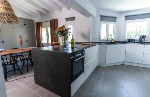 Denia Chalet De Esquí | Casa Dona