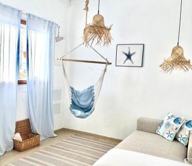 Poris de Abona Casa | Casa Dora: Tradicional y al borde del mar.