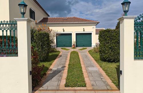 Pico da Pedra Villa | Casa dos Amigos