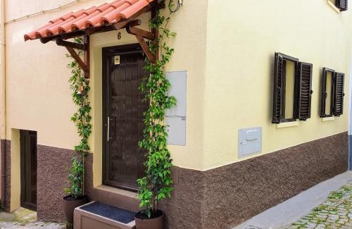 Covilha Casa | Casa dos Jasmins by Lisbon Village Apartments