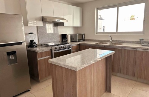 Área del bulevar Barra Vieja Casa | Casa Dream Diamante Acapulco C4C, with private beach club.