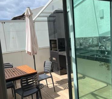 Pero Apartamento | Casa duplex Cabo Frio, em frente à praia do Peró