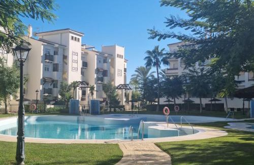 San Luis de Sabinillas Apartamento | Casa Duquesa with pool views close to Port