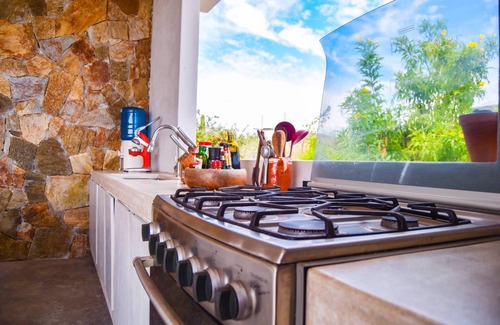 La Fortuna Villa | Casa E&N. Just steps from the famous surf break Shipwrecks Bay