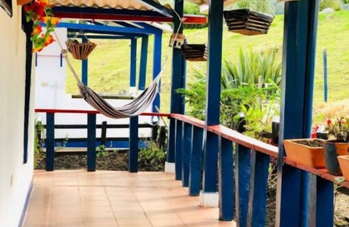 Pacho Casa | Casa ecoturistica con rio y vista a las montañas