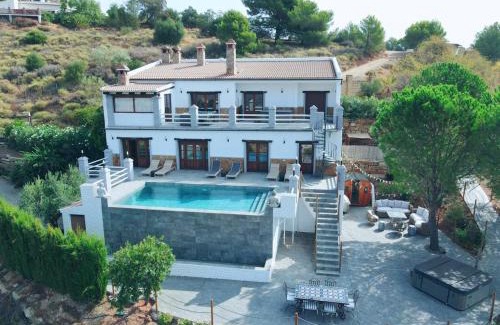 Alozaina Casa | Casa Eden - Mountain View, Infinity Pool Boutique resort - Adults only