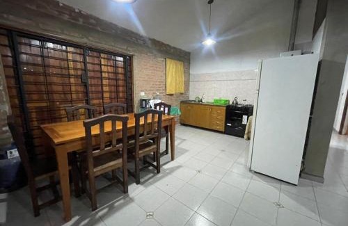 Villa Parque Síquiman Casa | CASA EL GRINGO ubicada en Villa Parque Siquiman con vista al río tres habitaciones y capacidad para ocho personas