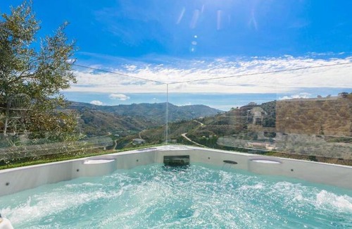 Archez Hotel | Casa El Refugio de Árchez by Ruralidays
