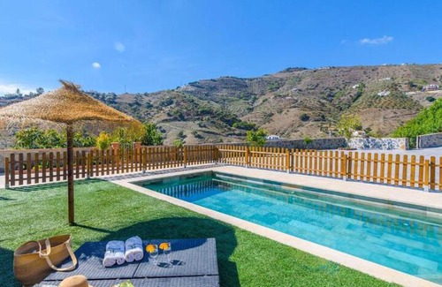 Archez Hotel | Casa El Refugio de Árchez by Ruralidays