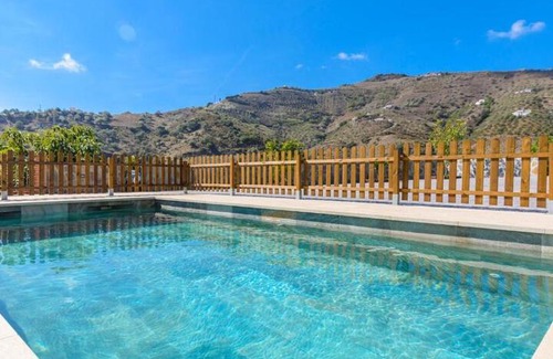 Archez Hotel | Casa El Refugio de Árchez by Ruralidays