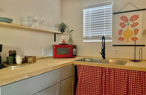 Blackshear-Prospect Hill Casa | Casa Eleven . Super Location. Walkability