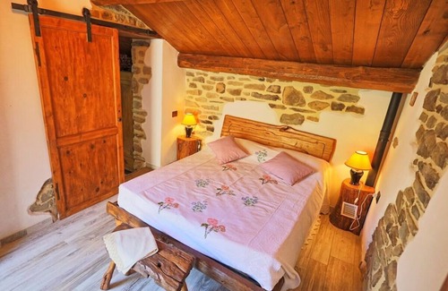 Castel Focognano Casa | Casa Elia Comfortable holiday residence