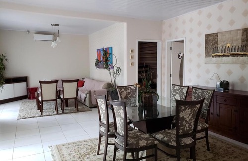 Guaratuba Casa | Casa em Guaratuba com piscina