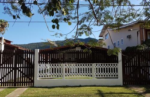 Maranduba Casa | Casa em Maranduba - Ubatuba - 10 pessoas - 100m da praia