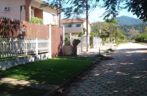 Maranduba Casa | Casa em Maranduba - Ubatuba - 10 pessoas - 100m da praia