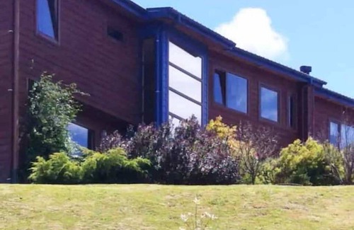 Puerto Varas Casa | Casa en altura con vistas al lago, campo y ciudad para 9 personas (Pet friendly)