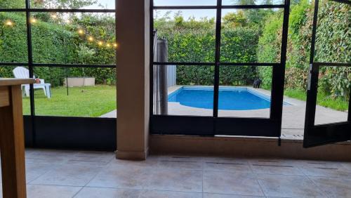 Monte Grande Casa | Casa en barrio cerrado con seguridad 24 horas con piscina