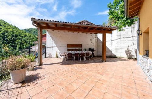 Caso Chalet De Esquí | Casa en Campo de Caso