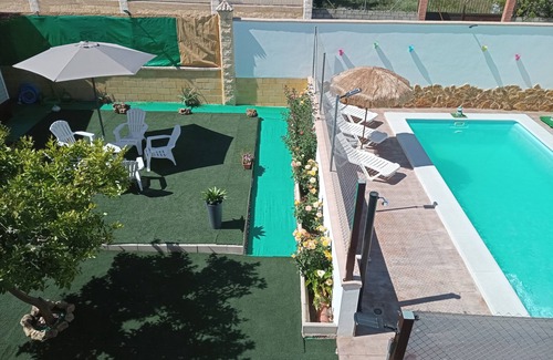 Moriles Cabaña | Casa en conjunto rural con piscina y barbacoa en Moriles donde relajarte