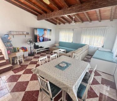 Ribera Alta Casa | Casa en la montaña con jacuzzi exterior y piscina