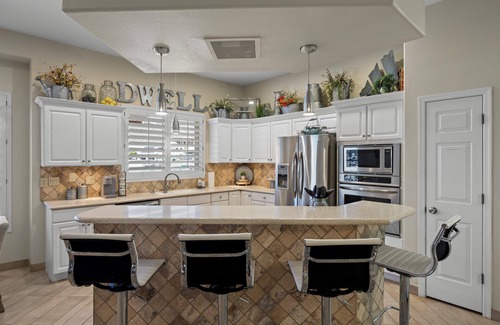 Arrowhead Lakes Casa | "Casa En'Lago” Cardinals Football, Heated Pool, Pontoon Boat, Fishing, Mini Golf