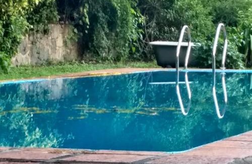 Río Ceballos Chalet De Esquí | casa en las sierras piscina y rio cerca