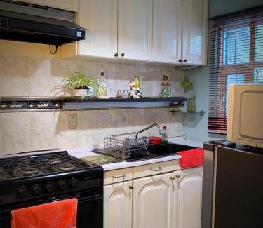 Tulancingo Apartamento | Casa equipada con estacionamiento privado y jardín