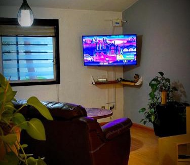 Tulancingo Apartamento | Casa equipada con estacionamiento privado y jardín