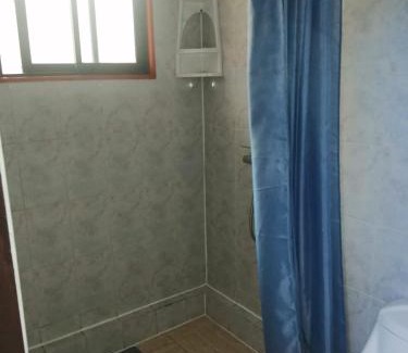Pichilemu Casa | Casa equipada para 9 personas a 5 minutos del centro y la playa principal y 15 minutos de punta de lobos