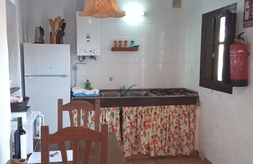 Zahora Casa | CASA ESFENA 41 m² con piscina, bicicleta, kayak, caja fuerte e internet WIFI.