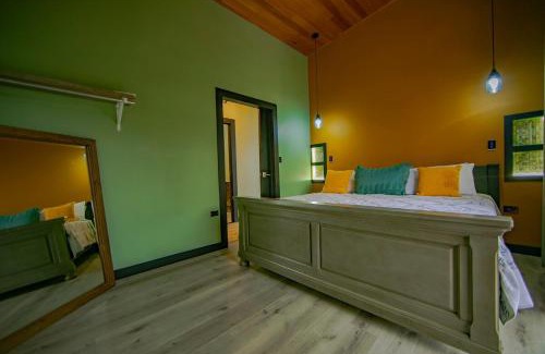 Peñas Blancas Casa | Casa Esmeralda-5min to La Fortuna,King beds & pool
