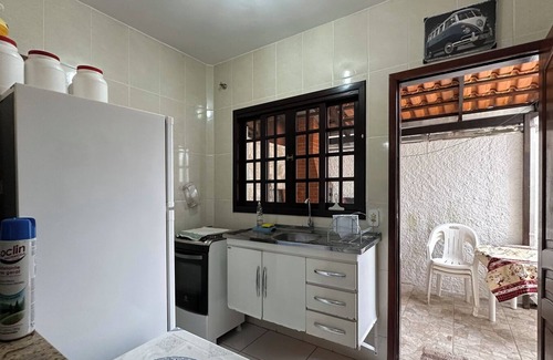Martim de Sa Casa | Casa espaçosa com churrasq e Wi-Fi a 400m da praia