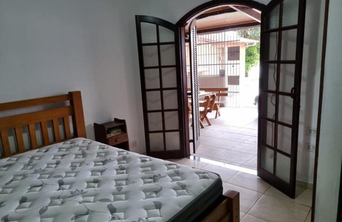 Praia das Palmeiras Casa | Casa espaçosa e agradável com Piscina