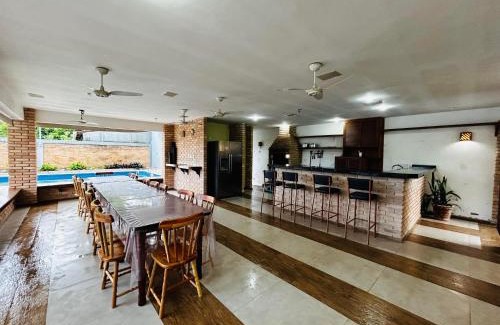 Balneario Mogiano Casa | Casa espaçosa no Morada da Praia!