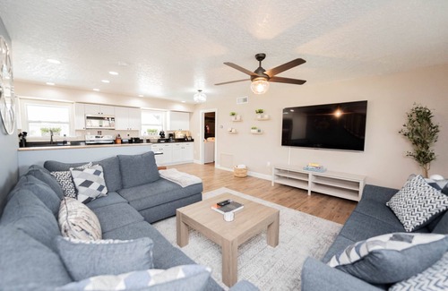 Fowlers Casa | Casa Espacio - Fun Family Pool Home w/ Hot Tub & Game Room!