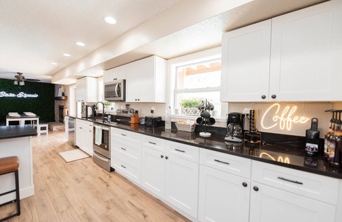 Fowlers Casa | Casa Espacio - Fun Family Pool Home w/ Hot Tub & Game Room!