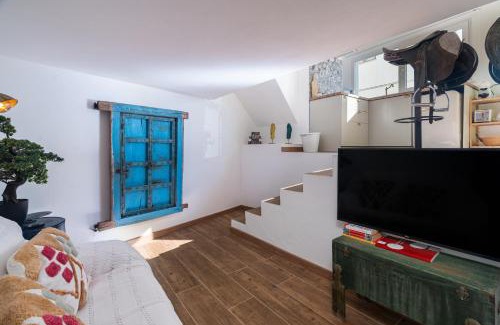 Estombar Apartamento | Casa Estábulo- Cozy Rustic Farmhouse (HORSE LOFT)