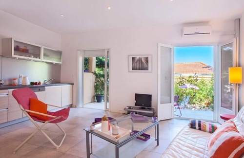 Erbalunga Apartamento | Casa Estel - Rose, apartamento en el centro de Erbalunga