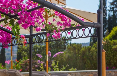 Lagos e Relvas Villa | Villa Sambada | Lujosa villa de estilo colonial con piscina privada.