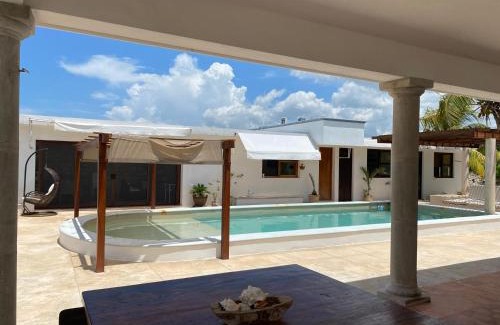 Chicxulub Puerto Casa | Casa familiar, alberca privada, pasos de la playa