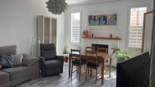 L'Eliana Cama Y Desayuno | Casa familiar en la maravillosa ciudad de L'Eliana con 3 habitaciones