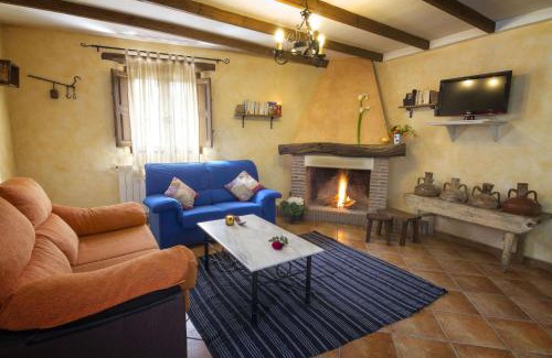 Laroya Casa | casa familiar matasiete - with swimming pool